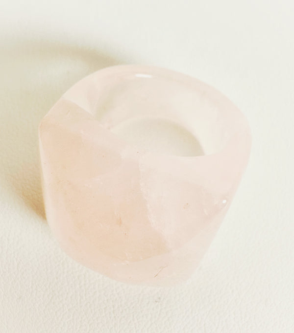 ROSE QUARTZ STATEMENT RING SIZE 9 (MW89)