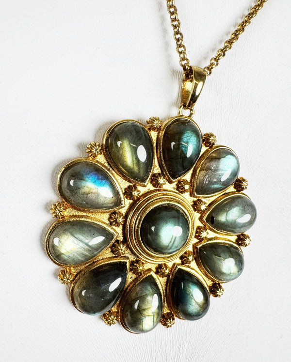 LABRADORITE QUEEN'S NECKLACE IN GOLD BY HESPERA 16-22" (DF19)