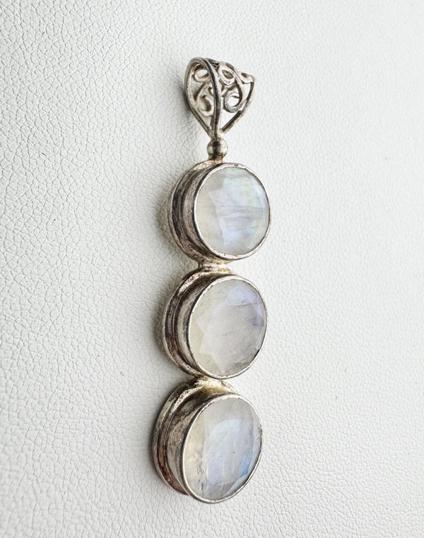 FACETED RAINBOW MOONSTONE PENDANT (SG4)