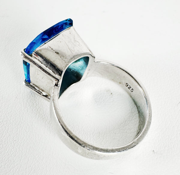 FACETED LONDON BLUE TOPAZ RING SIZE 7 (RB30)