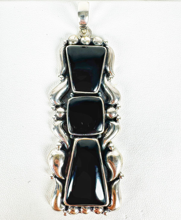 BLACK ONYX TOTEM PENDANT (MW12)