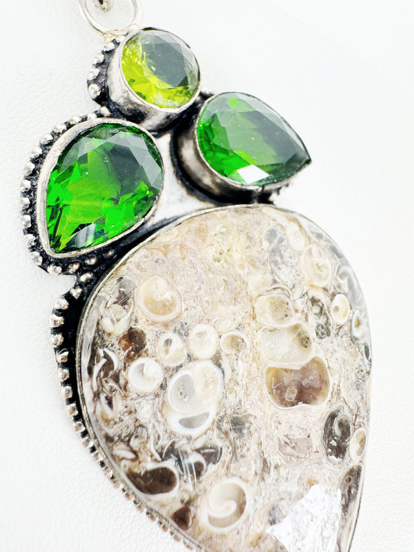 LACE AGATE & FACETED PERIDOT PENDANT