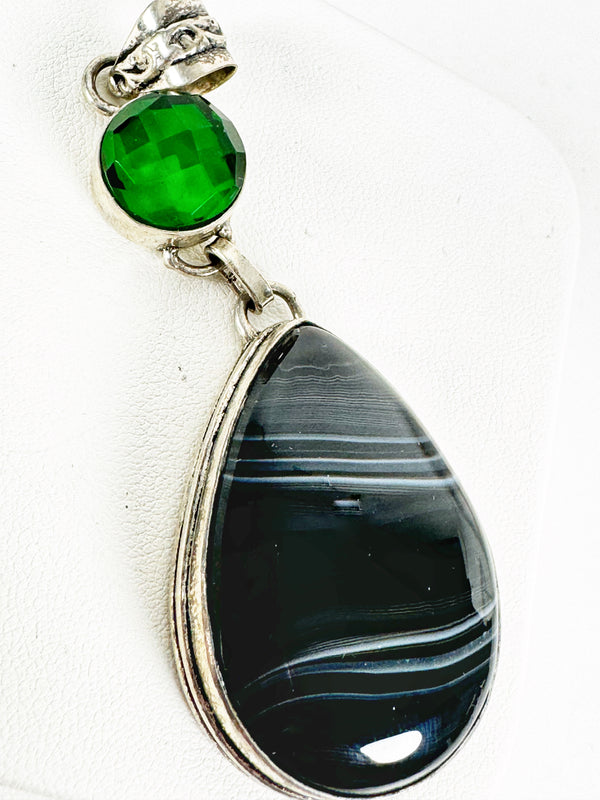 PERIDOT & BLACK BANDED AGATE PENDANT