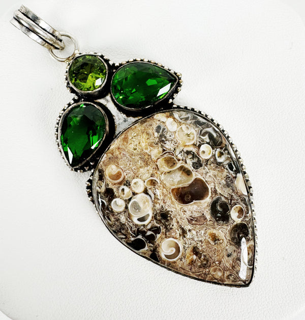 LACE AGATE & FACETED PERIDOT PENDANT