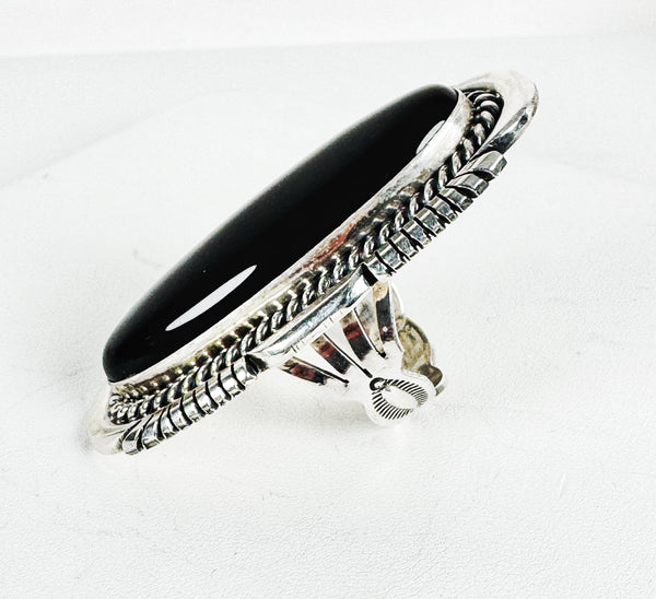 NAVAJO HANDMADE BLACK ONYX STATEMENT RING SIGNED BY TOM LEWIS SIZE 11 (CH4)