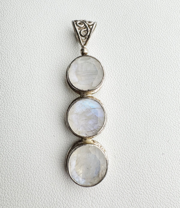 FACETED RAINBOW MOONSTONE PENDANT (SG4)