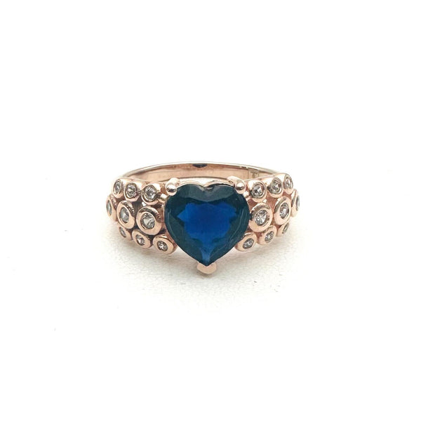 (MARKDOWN ALERT!) FACETED SAPPHIRES & WHITE TOPAZ ROSE GOLD HEART RING SIZE 12 (DF10)