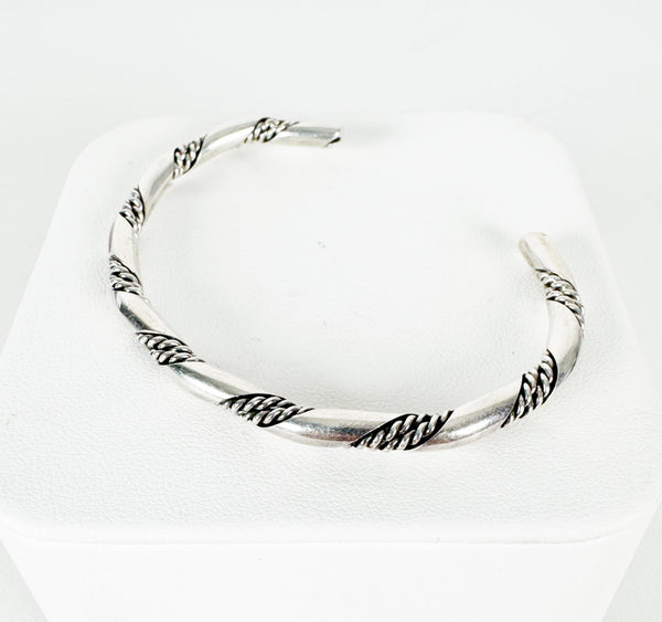 (MARKDOWN ALERT) ROPE TWIST ALL SILVER ADJUSTABLE CUFF (DC7)