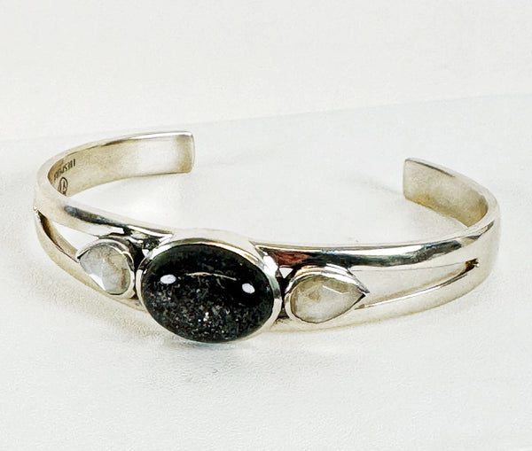 BLACK SUNSTONE & FACETED MOONSTONE HESPERA ADJUSTABLE CUFF (MW102)