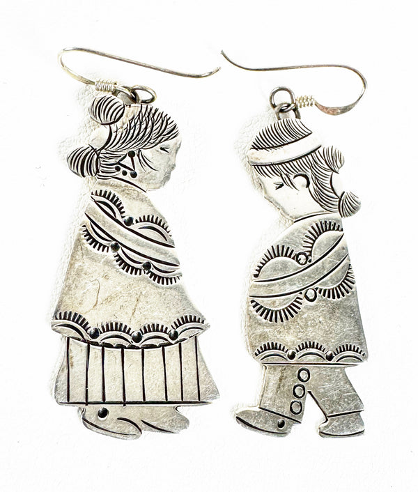 ALL SILVER NAVAJO HANDMADE NAVAJO COUPLE EARRINGS (LB5)