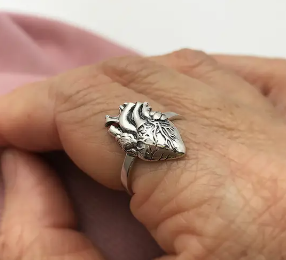 ANATOMICAL HEART RING