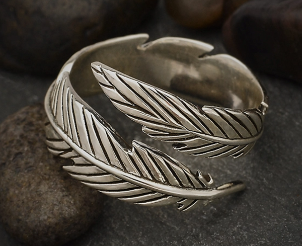 ADJUSTABLE FEATHER RING